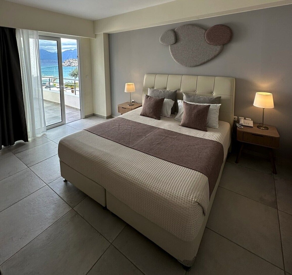 Faedra Beach Hotel — Hotel rooms in Ammoudara (Agios Nikolaos)