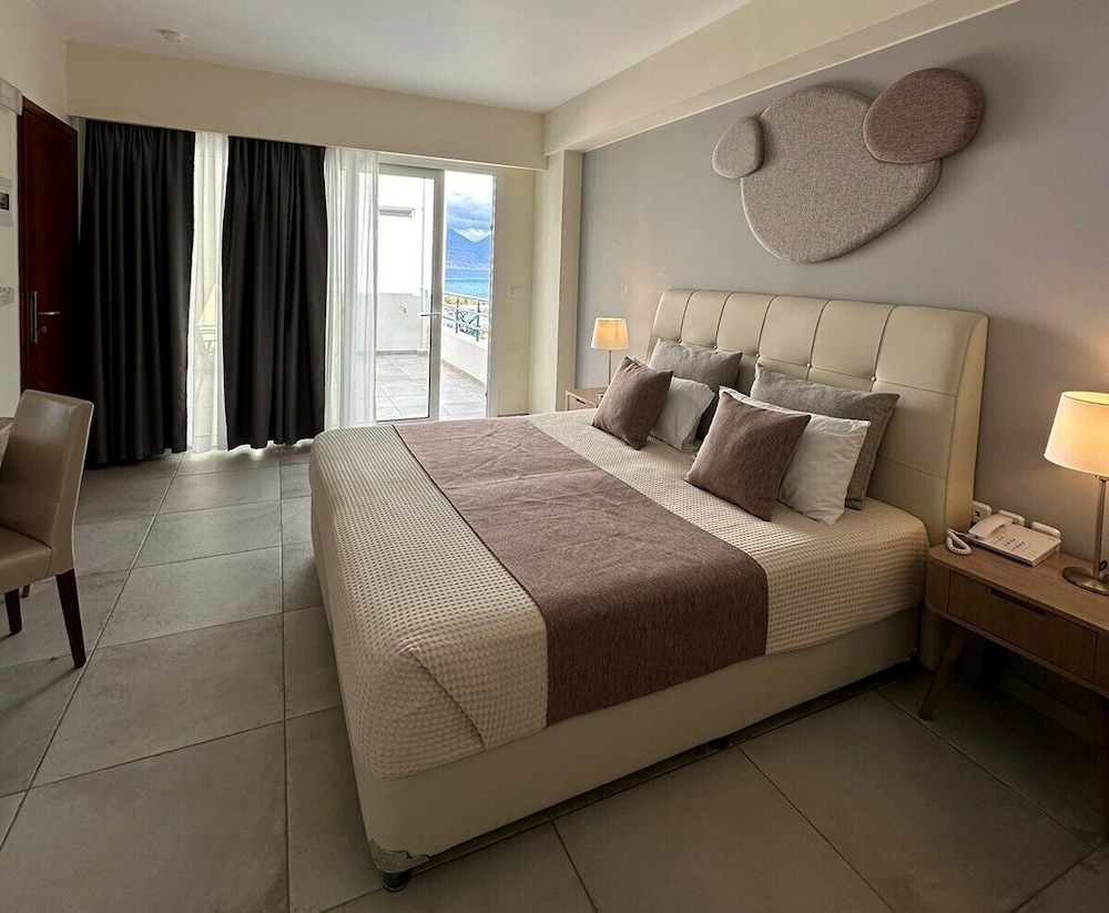 Faedra Beach Hotel — Hotel rooms in Ammoudara (Agios Nikolaos)