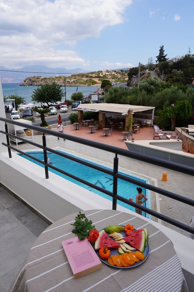 Faedra Beach Hotel — Swimming pool in Ammoudara (Agios Nikolaos)