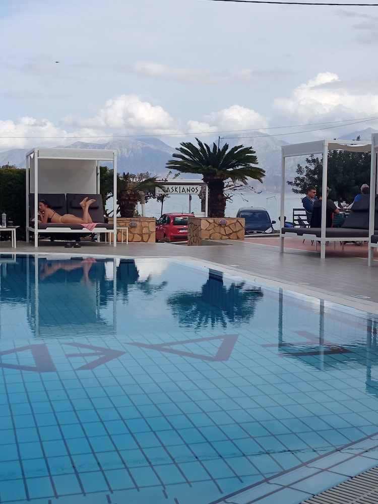 Faedra Beach Hotel — Swimming pool in Ammoudara (Agios Nikolaos)
