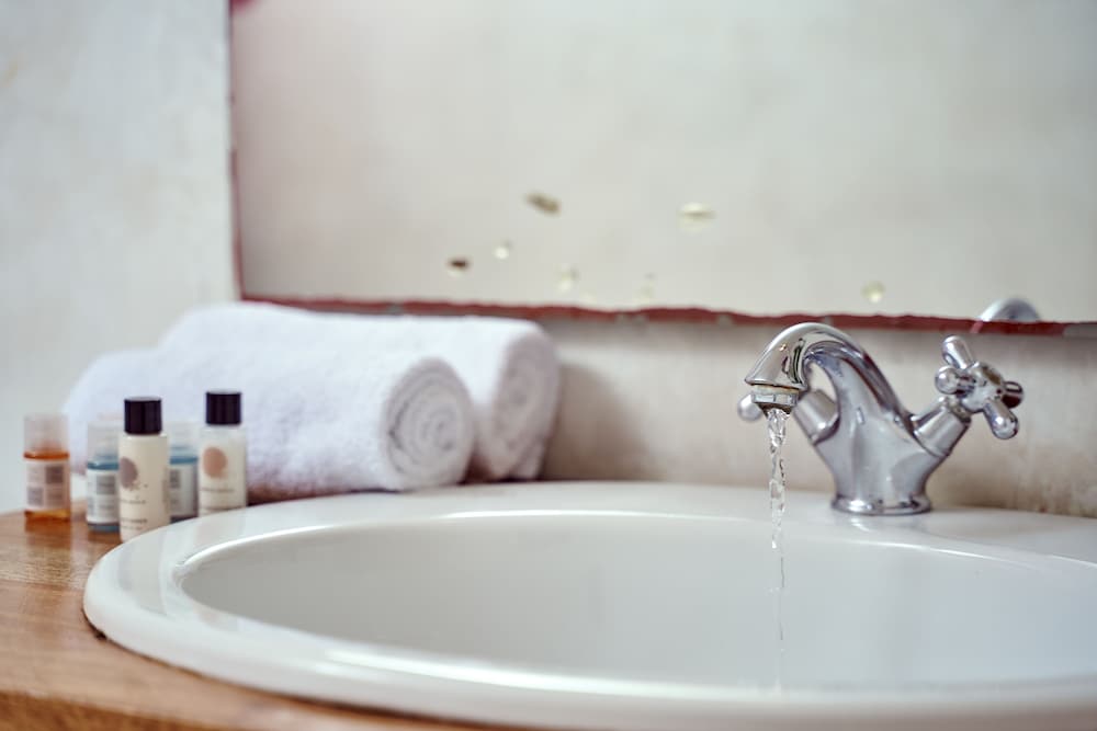 Finikia Memories Hotel — Hotel rooms in Oia, South Aegean