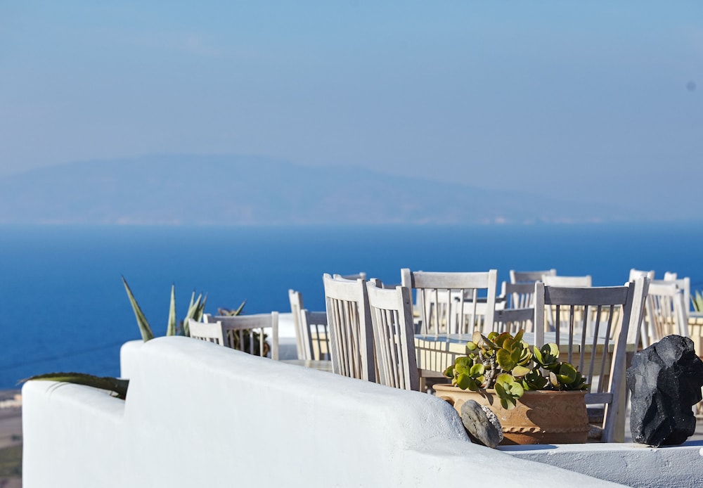 Finikia Memories Hotel — Restaurant & bars in Oia, South Aegean