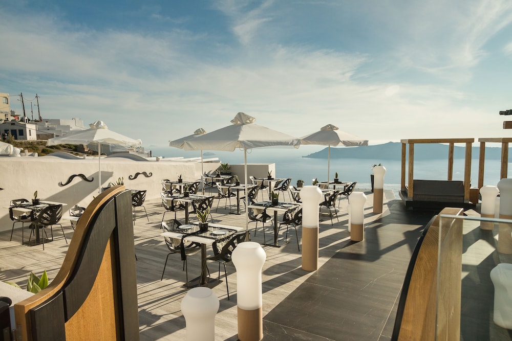 Galaxy Suites & Villas — Restaurant & bars in Imerovigli, South Aegean