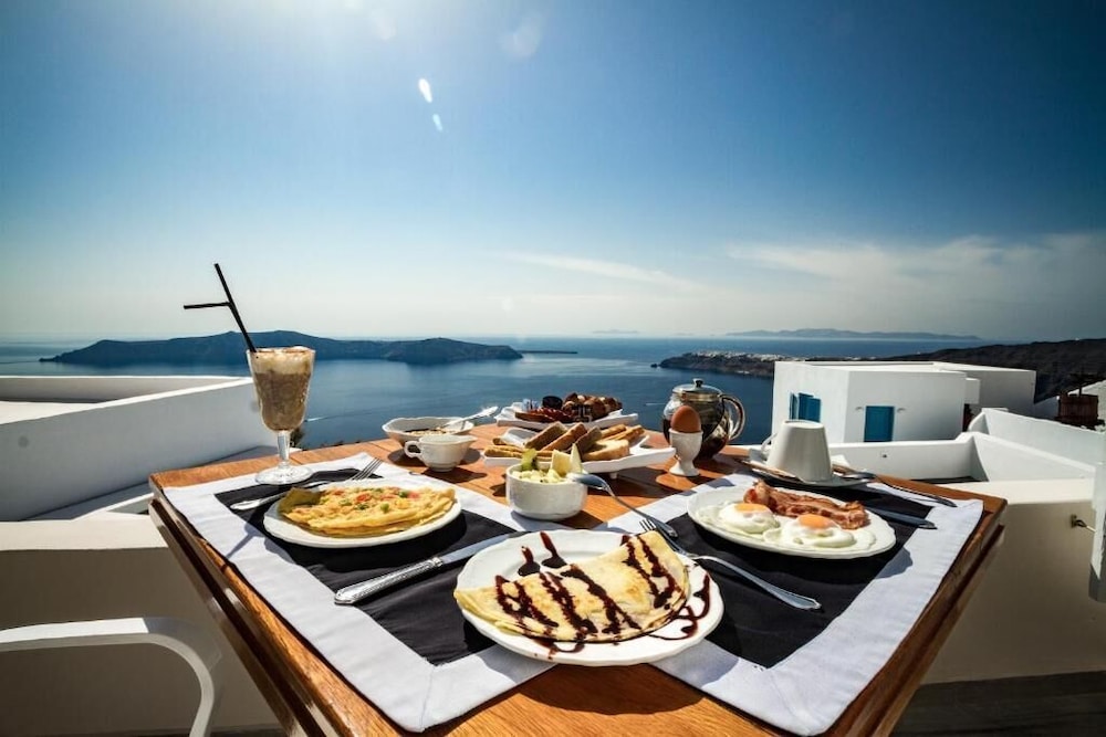 Galaxy Suites & Villas — Restaurant & bars in Imerovigli, South Aegean