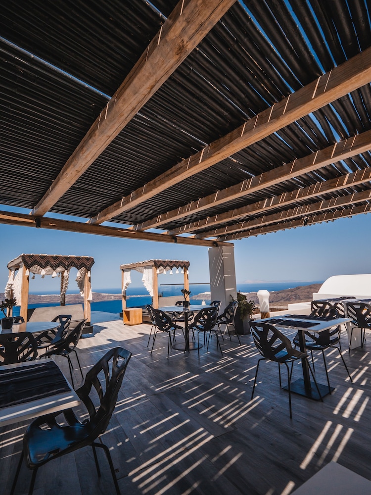 Galaxy Suites & Villas — Restaurant & bars in Imerovigli, South Aegean