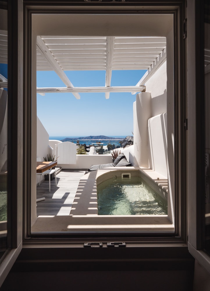 Galaxy Suites & Villas — Hotel rooms in Imerovigli, South Aegean