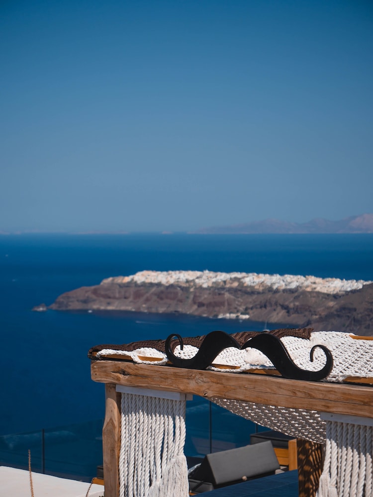 Galaxy Suites & Villas — Attractions in the area in Imerovigli, South Aegean