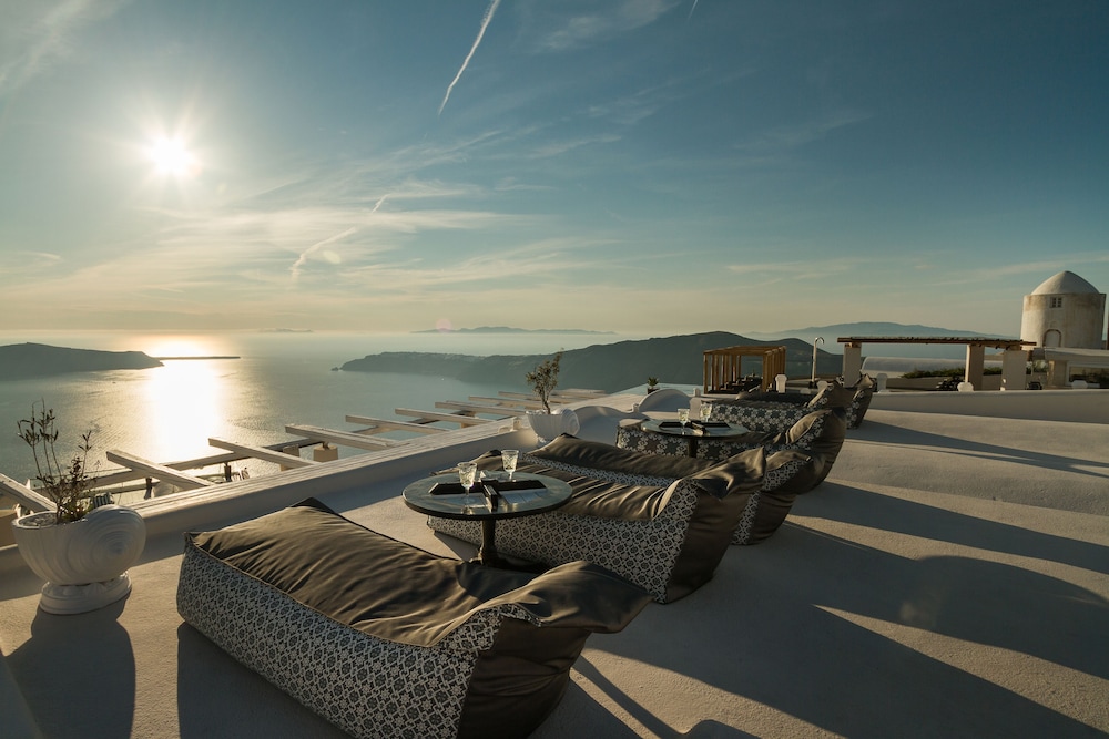 Galaxy Suites & Villas — Hotel rooms in Imerovigli, South Aegean