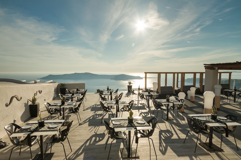 Galaxy Suites & Villas — Restaurant & bars in Imerovigli, South Aegean