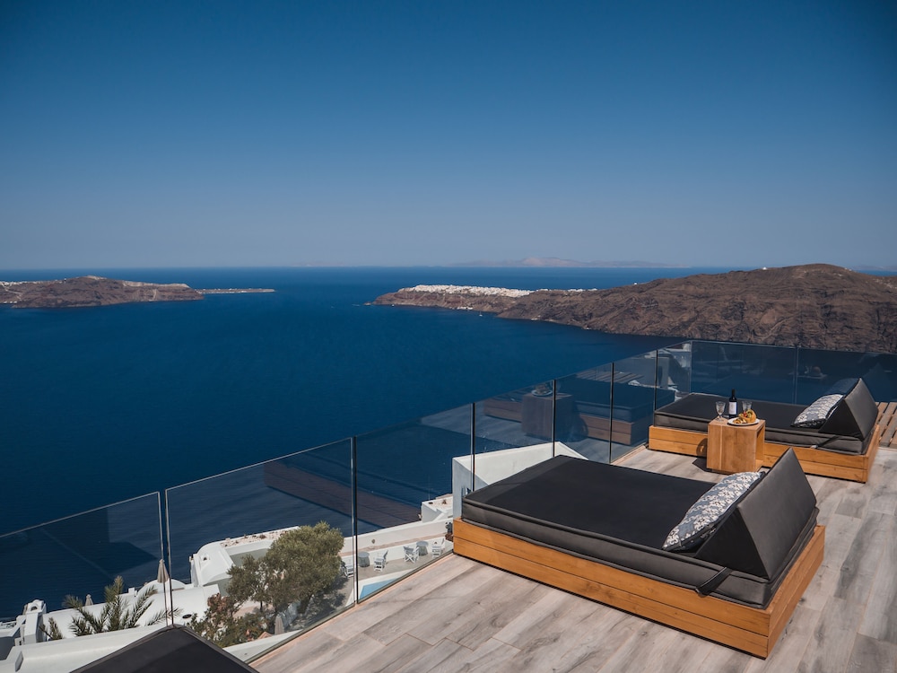 Galaxy Suites & Villas — Hotel building in Imerovigli, South Aegean