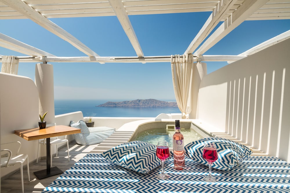 Galaxy Suites & Villas — Hotel rooms in Imerovigli, South Aegean