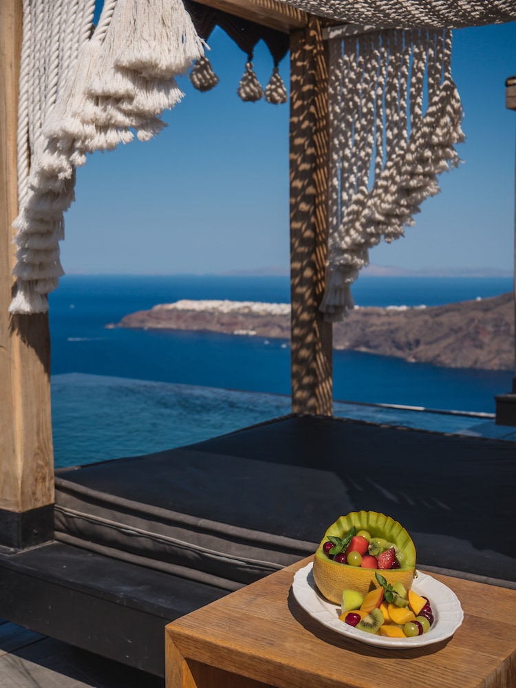 Galaxy Suites & Villas — Restaurant & bars in Imerovigli, South Aegean