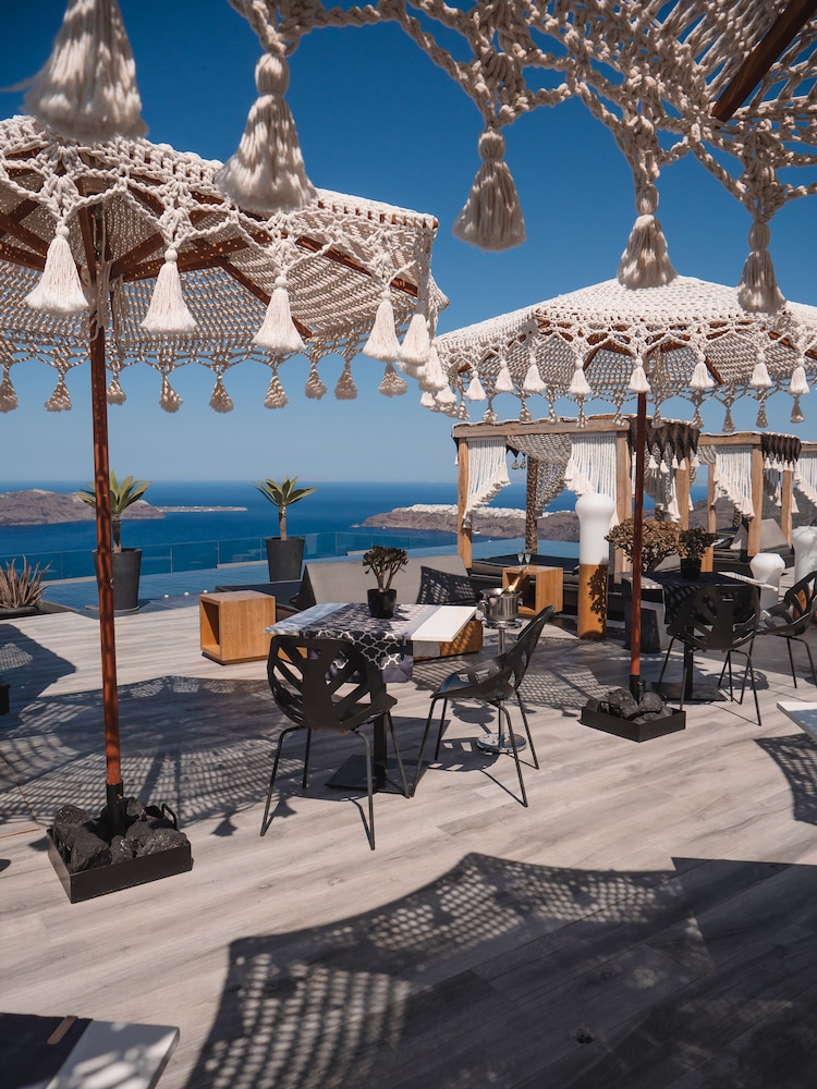 Galaxy Suites & Villas — Restaurant & bars in Imerovigli, South Aegean