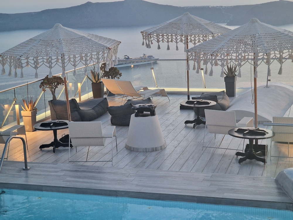 Galaxy Suites & Villas — Restaurant & bars in Imerovigli, South Aegean