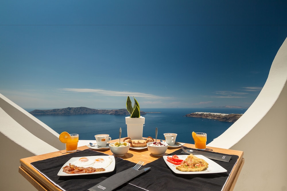 Galaxy Suites & Villas — Restaurant & bars in Imerovigli, South Aegean