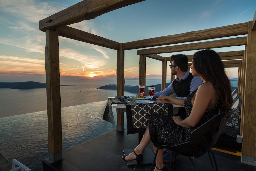 Galaxy Suites & Villas — Restaurant & bars in Imerovigli, South Aegean