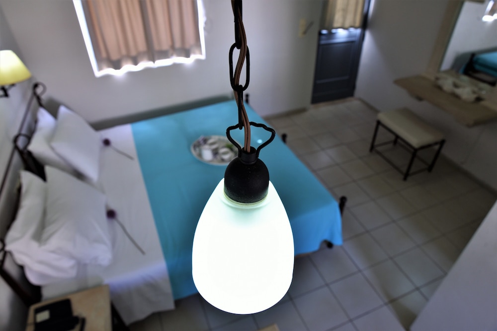 Golden Bay Apartments-Garden Haven — Hotel rooms in Malia