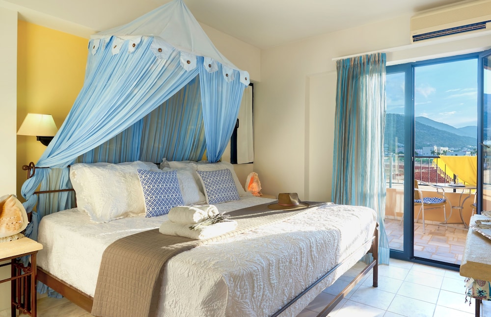 Golden Bay Apartments-Garden Haven — Hotel rooms in Malia