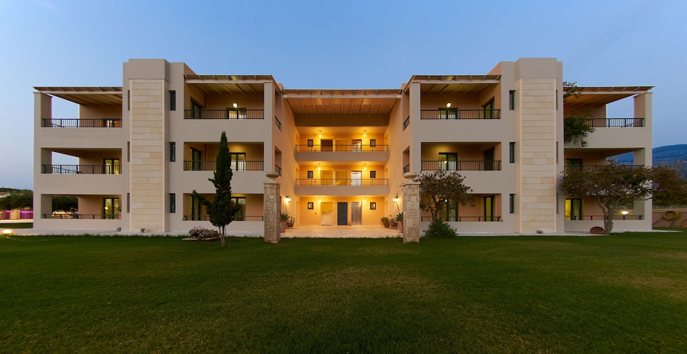 Golden Bay Apartments-Garden Haven — Hotel building in Malia