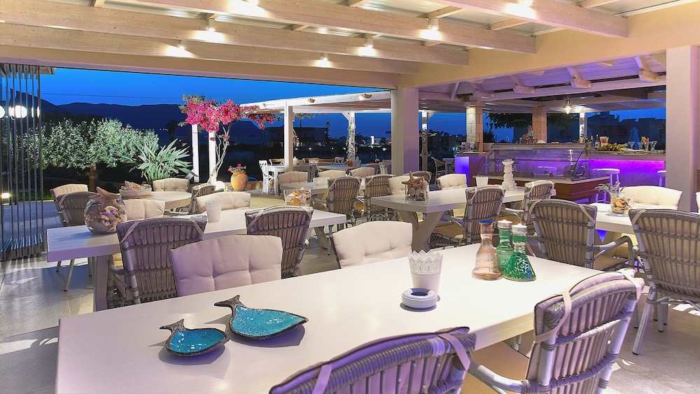 Golden Bay Apartments-Garden Haven — Restaurant & bars in Malia