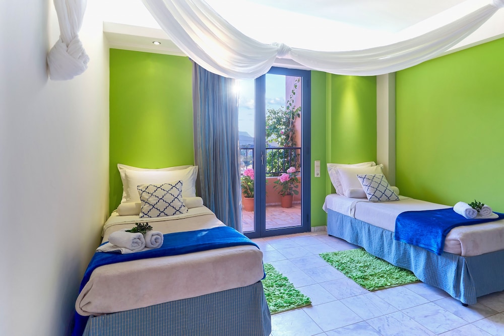 Golden Bay Apartments-Garden Haven — Hotel rooms in Malia