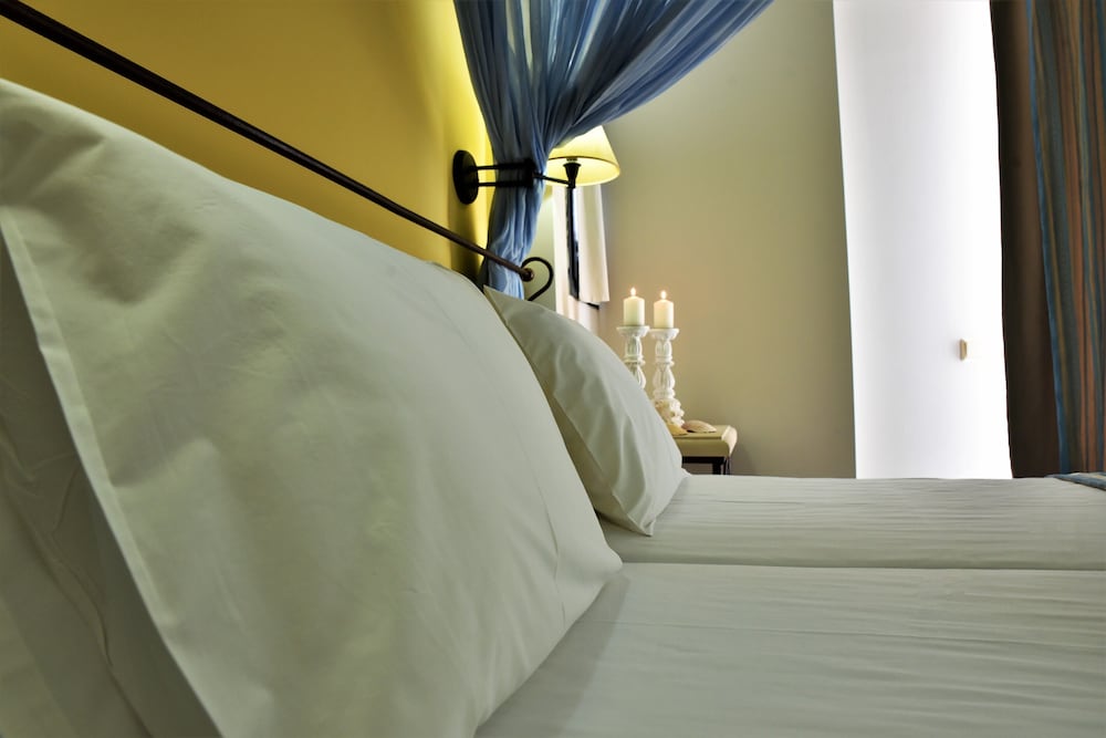Golden Bay Apartments-Garden Haven — Hotel rooms in Malia