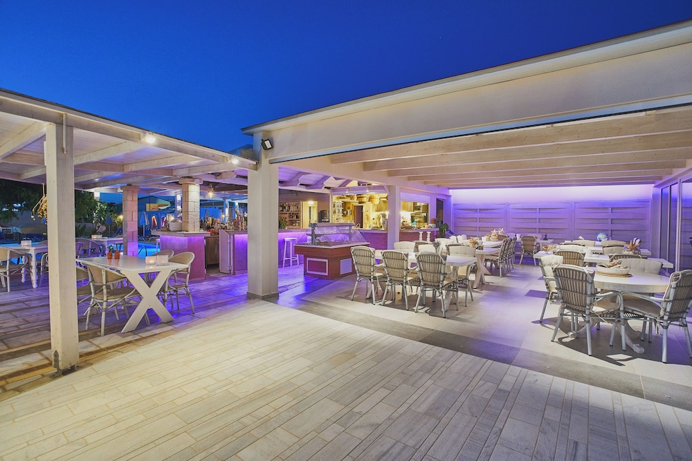Golden Bay Apartments-Garden Haven — Restaurant & bars in Malia