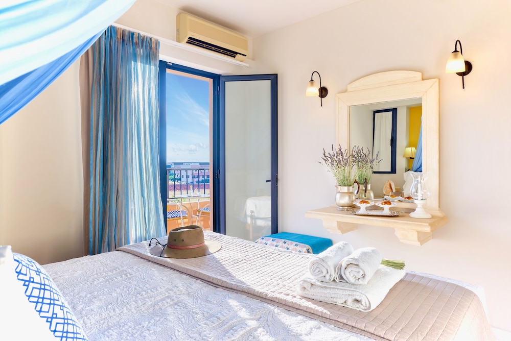 Golden Bay Apartments-Garden Haven — Hotel rooms in Malia