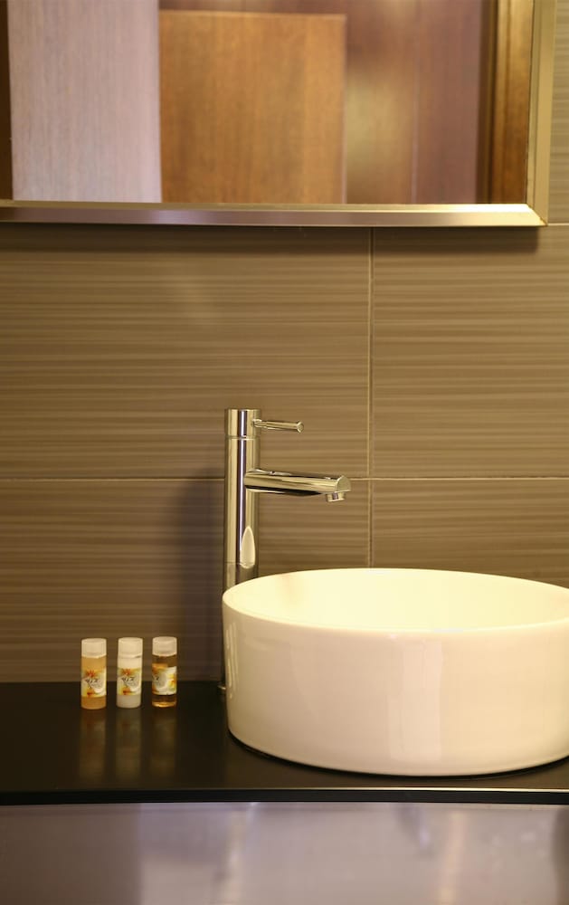 Golden Beach Hotel — Hotel rooms in Hersonissos