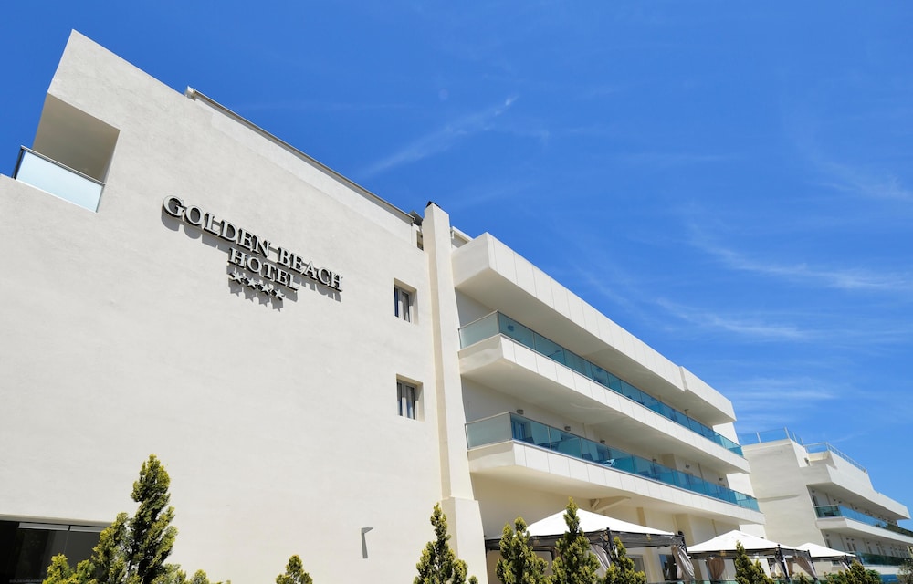 Golden Beach Hotel — Hotel building in Hersonissos