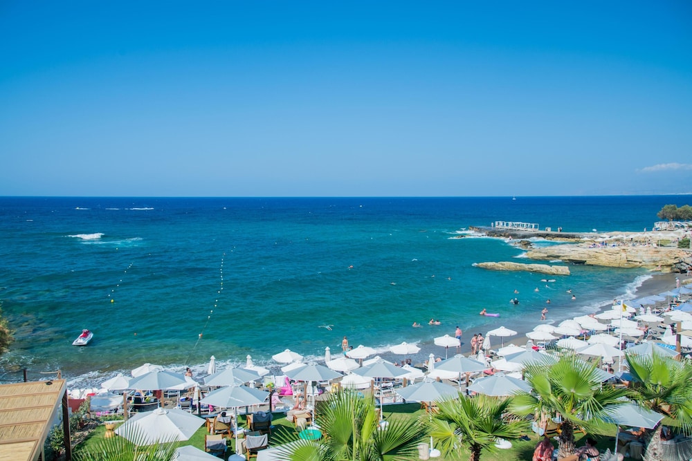 Golden Beach Hotel — Main photo in Hersonissos