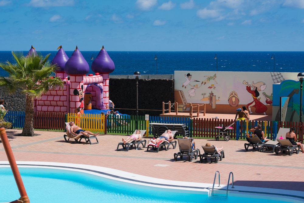 Galeon Playa — Attractions for children in Costa Teguise, Canary Islands
