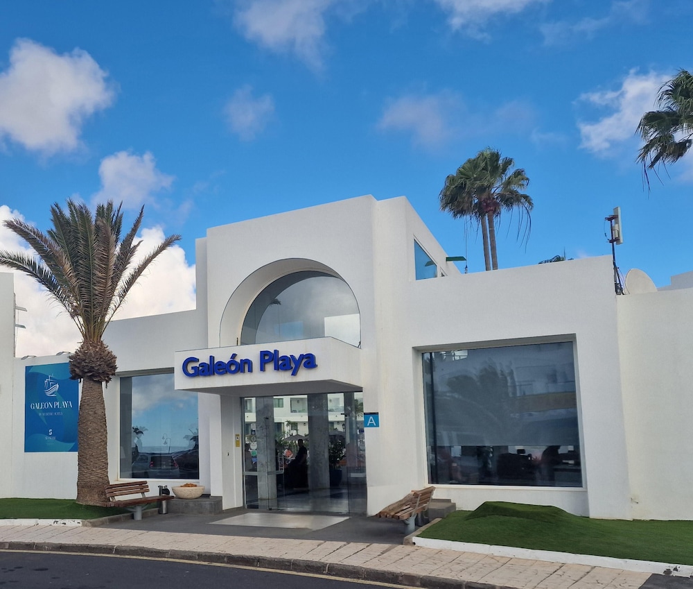 Galeon Playa — Hotel building in Costa Teguise, Canary Islands