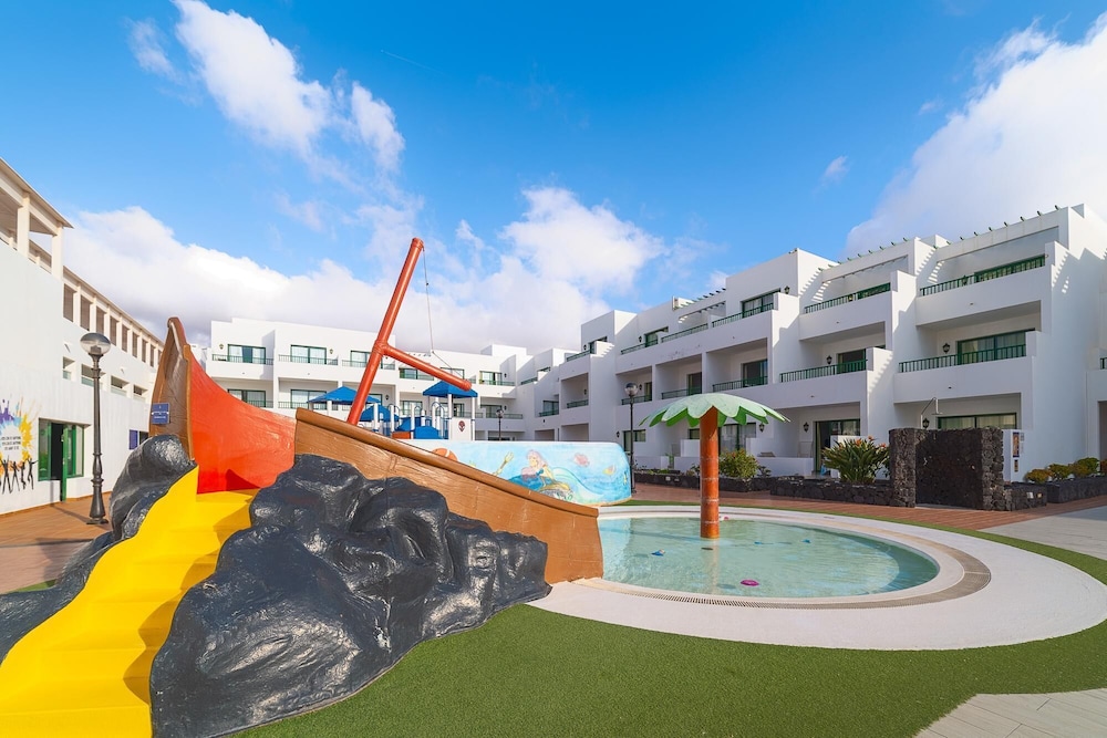 Galeon Playa — Attractions for children in Costa Teguise, Canary Islands