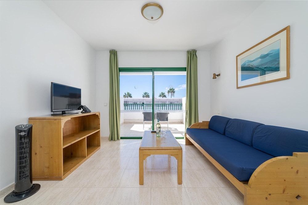 Galeon Playa — Hotel rooms in Costa Teguise, Canary Islands