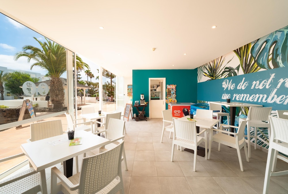 Galeon Playa — Restaurant & bars in Costa Teguise, Canary Islands