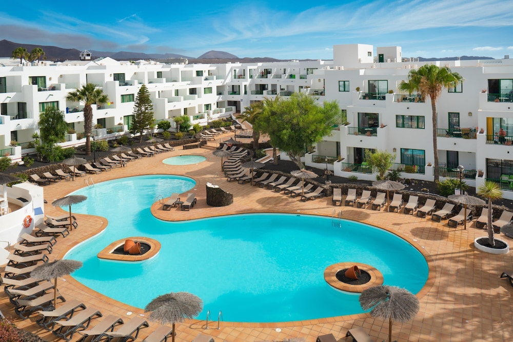 Galeon Playa — Swimming pool in Costa Teguise, Canary Islands