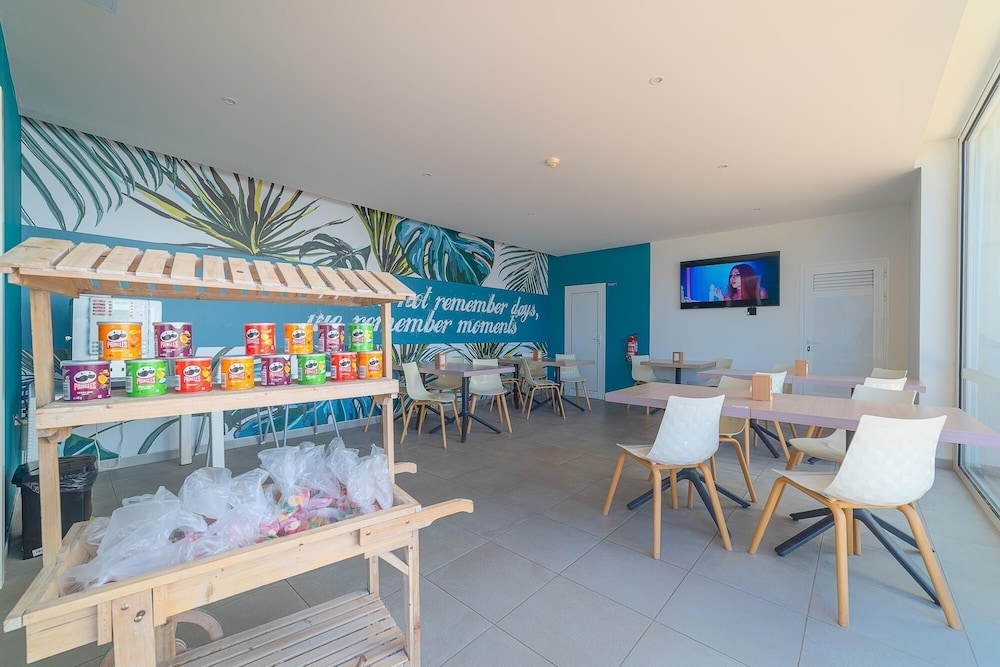 Galeon Playa — Restaurant & bars in Costa Teguise, Canary Islands