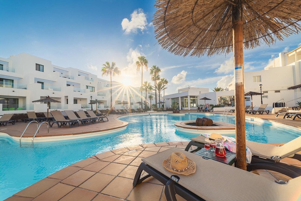 Galeon Playa — Swimming pool in Costa Teguise, Canary Islands