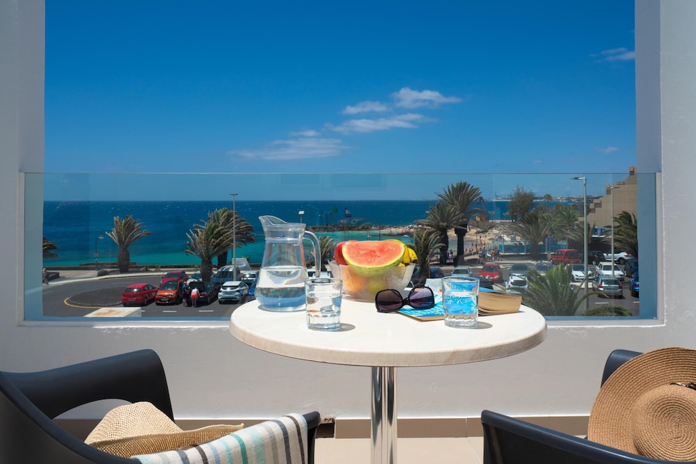 Galeon Playa — Beach in Costa Teguise, Canary Islands