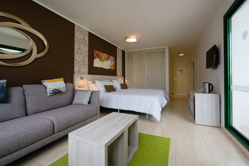 Galeon Playa — Hotel rooms in Costa Teguise, Canary Islands