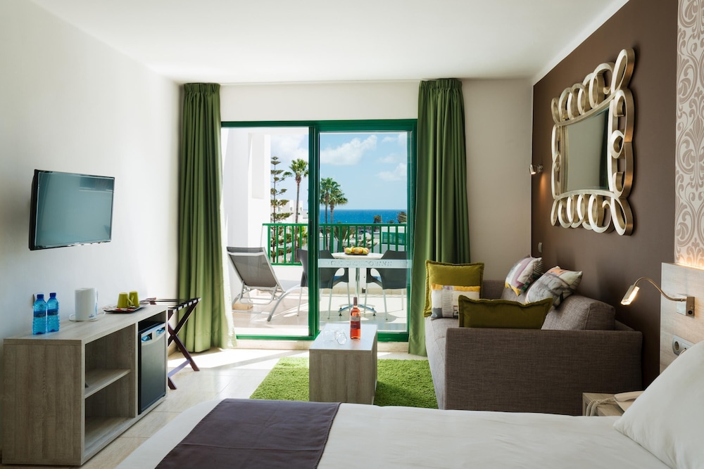 Galeon Playa — Hotel rooms in Costa Teguise, Canary Islands