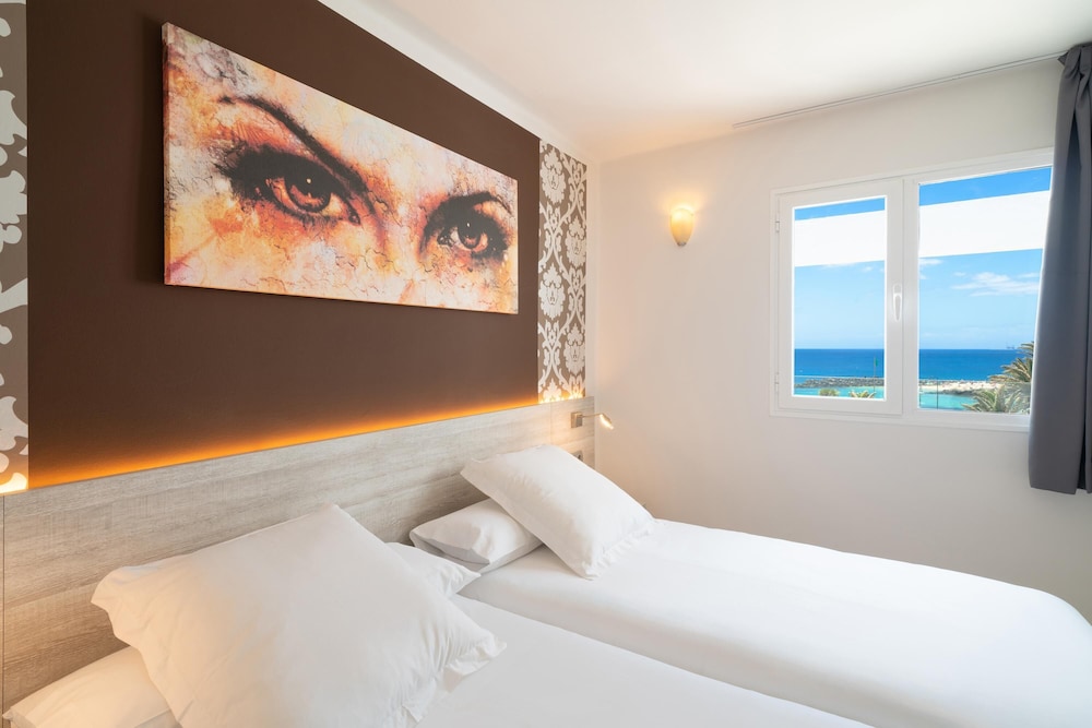 Galeon Playa — Hotel rooms in Costa Teguise, Canary Islands