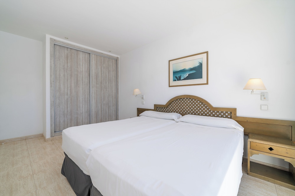Galeon Playa — Hotel rooms in Costa Teguise, Canary Islands