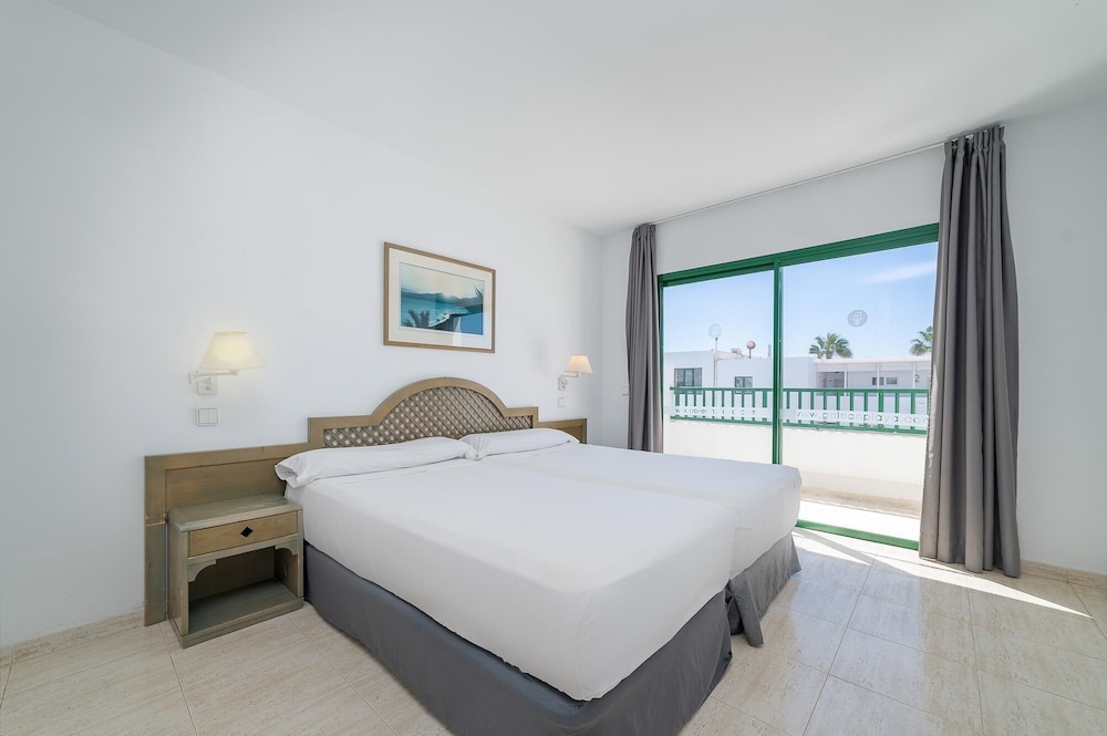 Galeon Playa — Hotel rooms in Costa Teguise, Canary Islands