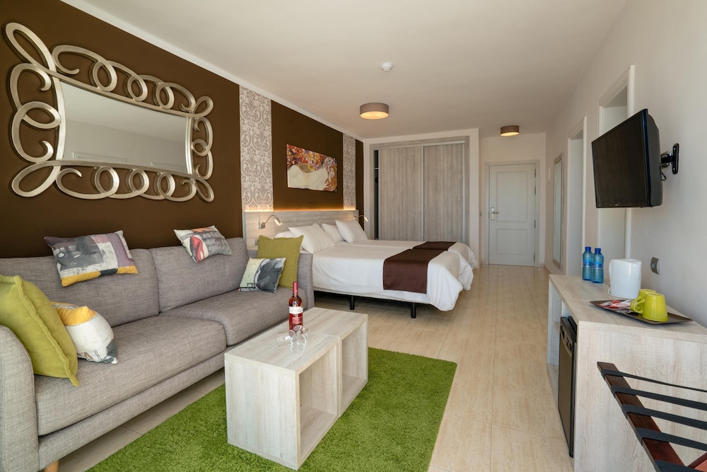 Galeon Playa — Hotel rooms in Costa Teguise, Canary Islands