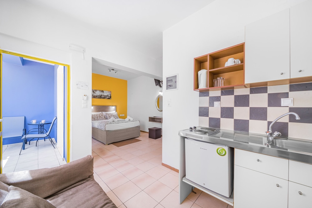 Happy Days Studios — Hotel rooms in Malia