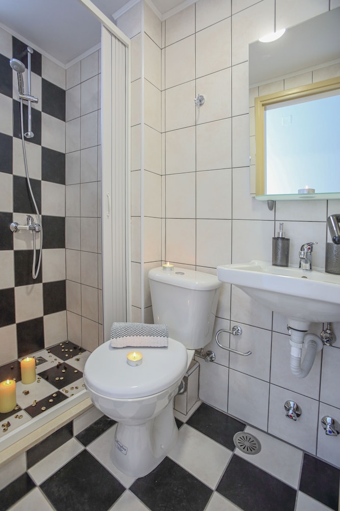 Happy Days Studios — Hotel rooms in Malia