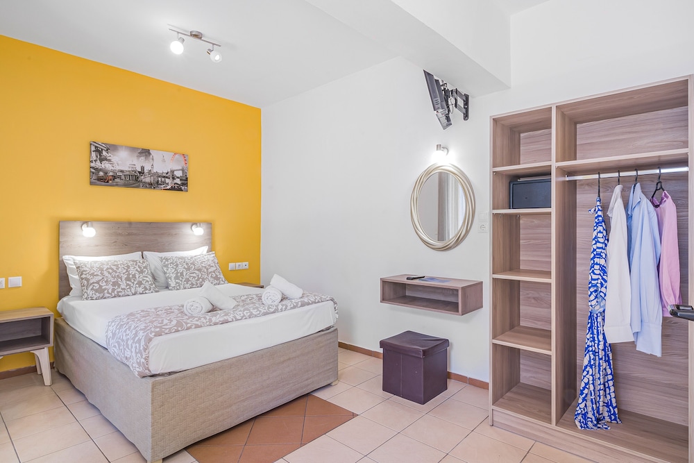 Happy Days Studios — Hotel rooms in Malia