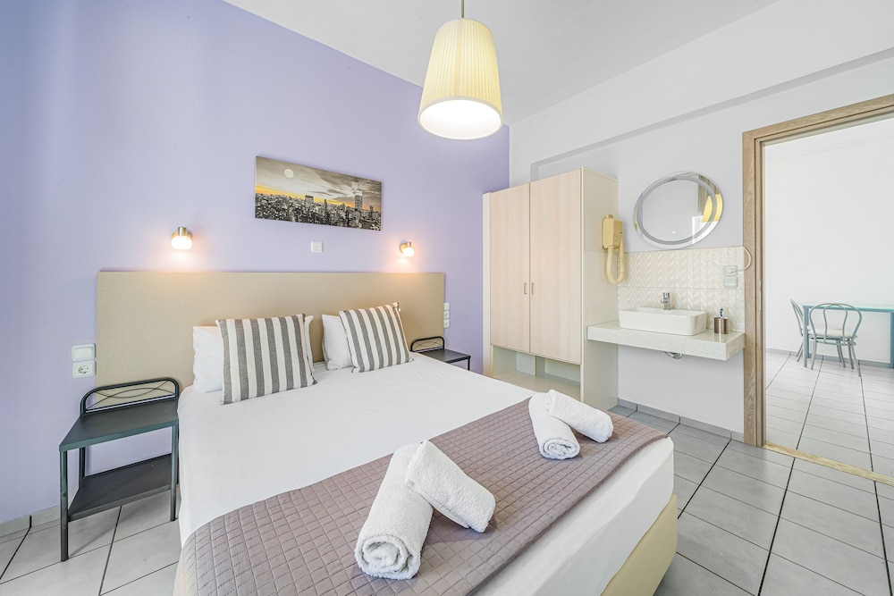 Happy Days Studios — Hotel rooms in Malia